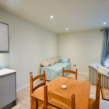 Bright 1 Bedroom In Central Location * Bristol