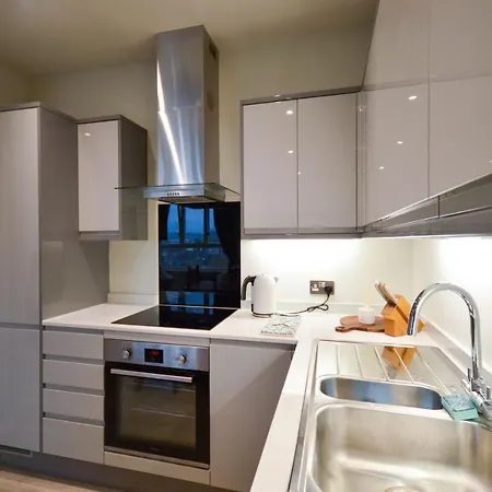 Bright 1 Bedroom In Central Location * Bristol